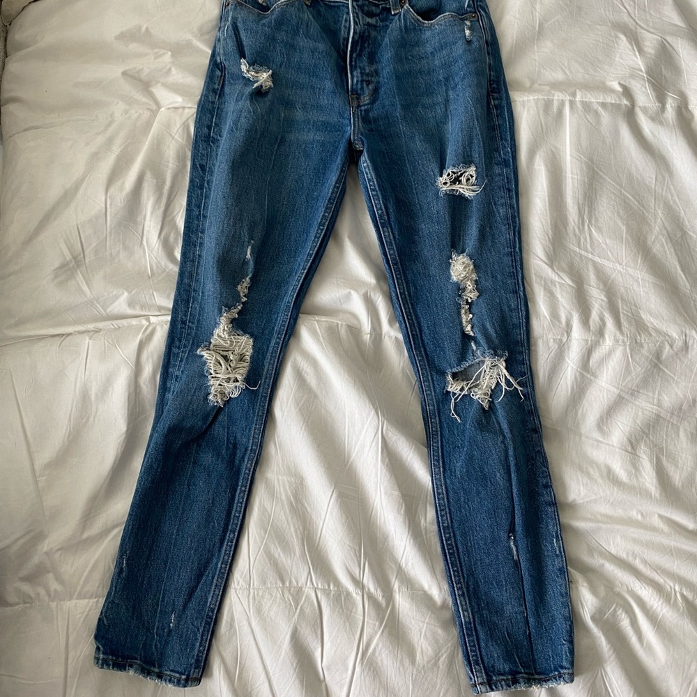 Abercrombie & Fitch “The Skinny High Rise”